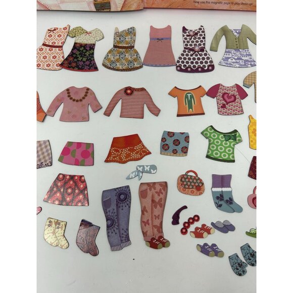 Just Like My Mommy [Magnetic Dress-up Picture Book] - Picture 14 of 15